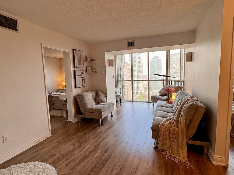 265 Enfield Pl #1801 — Photo 12