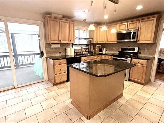 4th image of 11 Quail Run Rd