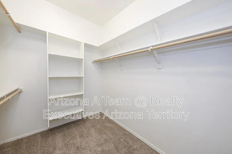 4 bed, 3.0 bath, 1742 sqft, $2,095 — Photo 2