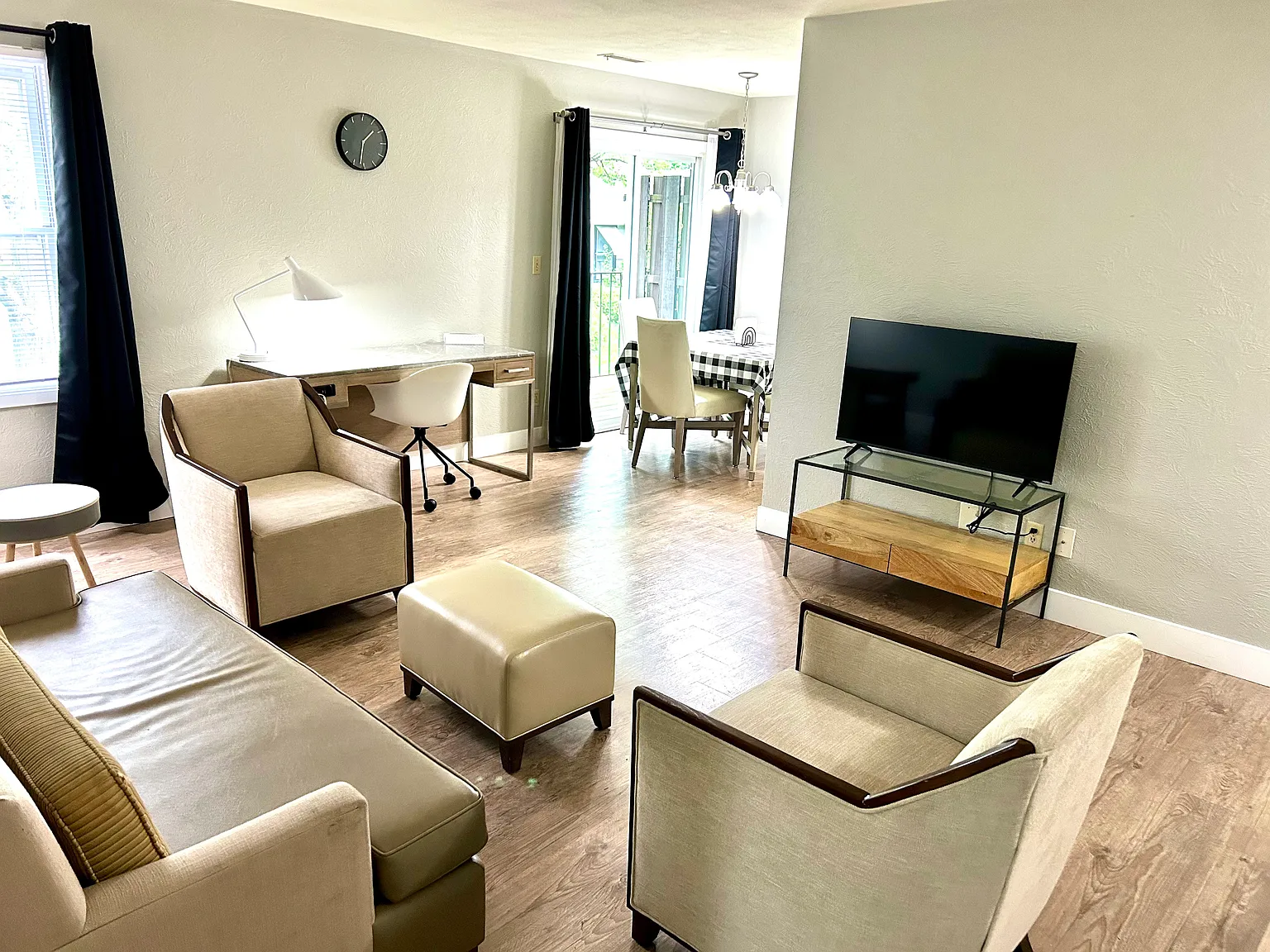 2 bed, 750 sqft, $1,800 — Photo 2