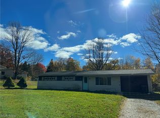 8525 Beacon Hill Dr, Chagrin Falls, OH 44023