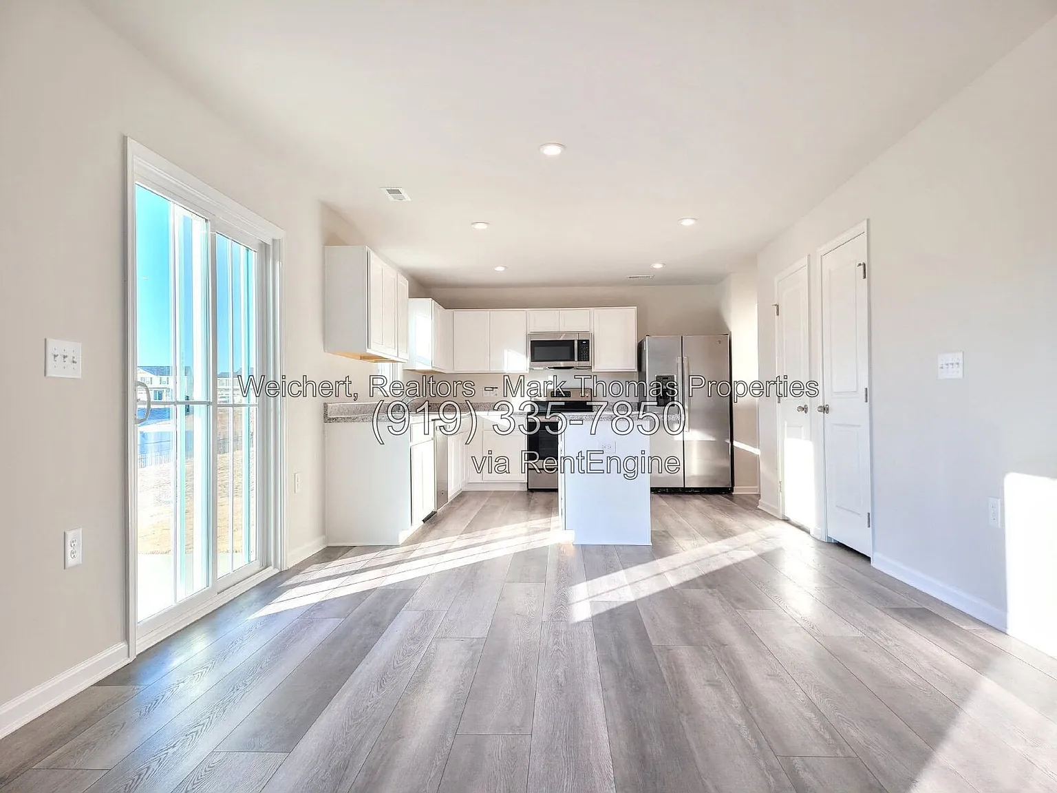4 bed, 2.5 bath, 2223 sqft, $2,295 — Photo 2