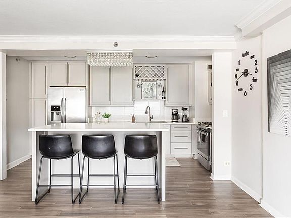 2nd image of 620 Peachtree St NE APT 1505