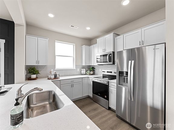 5th image of 14807 Wallace Avenue E #665