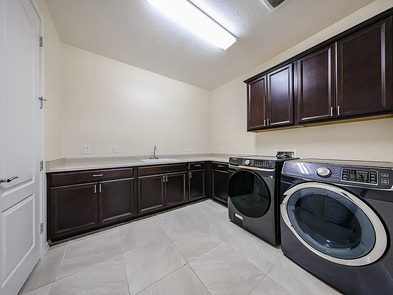 2545 E Ebony Dr — Photo 47