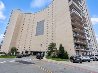 380 Mountain Rd #403, Union City, NJ 07087