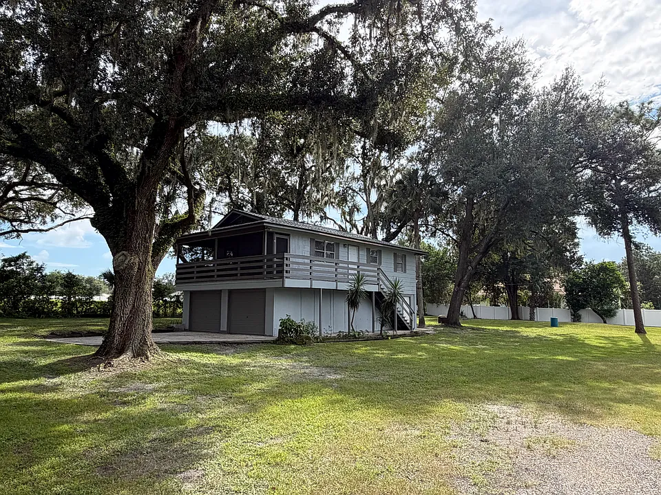 10210 Davis Rd