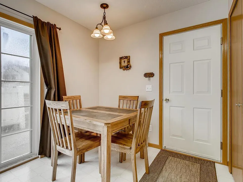 eat in kitchen
