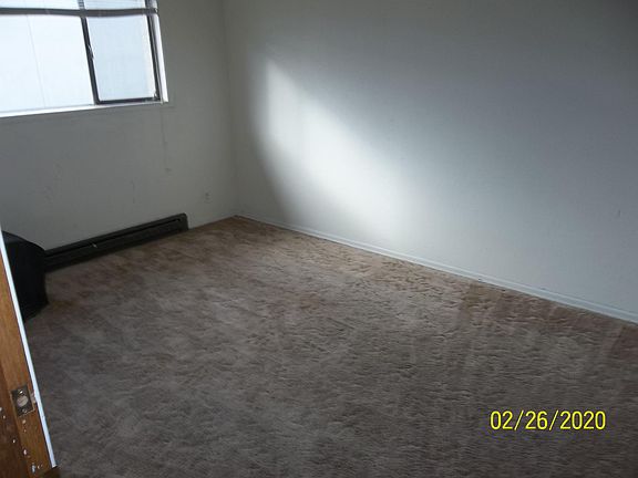 4th image of 1180 S Burlington Blvd APT 4