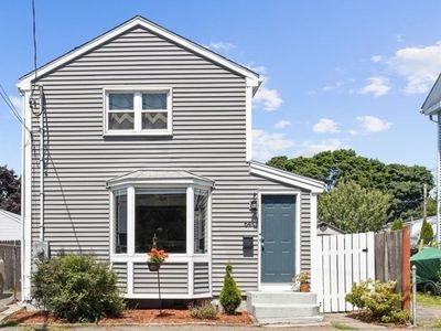 64 Beaver St, Salem, MA, 01970