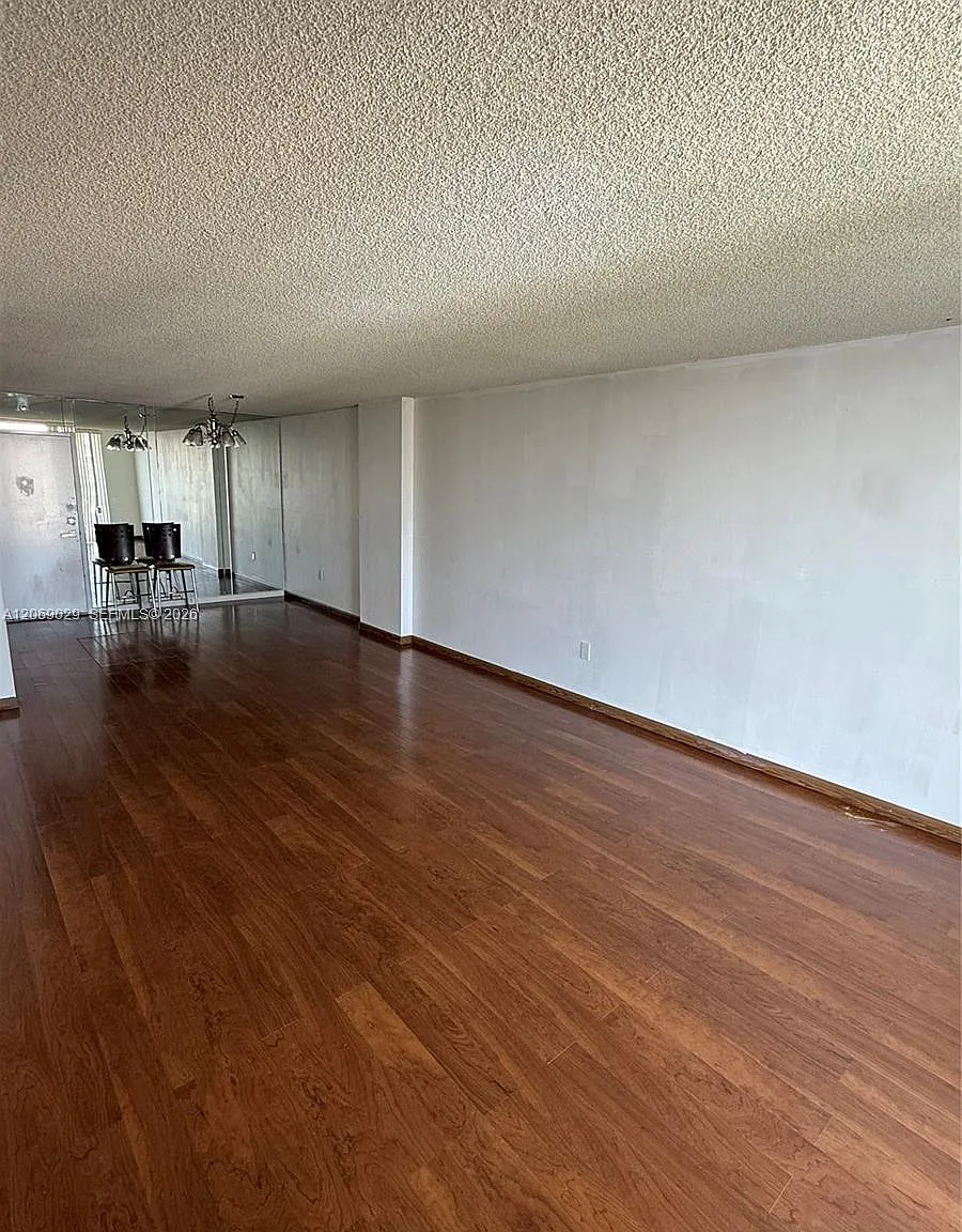 Admirals Port Condo West — Photo 3