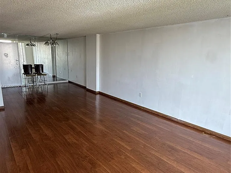 2801 NE 183rd St #1914W — Photo 2