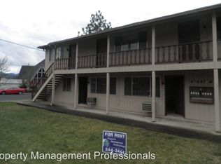 700 NE 10th St APT B, Grants Pass, OR