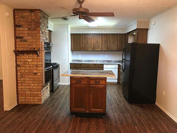 4th image of 1412 W Camellia Dr