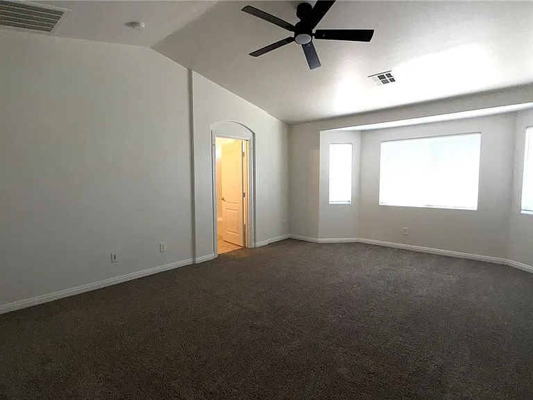 8493 Gardena Hills Ave — Photo 15