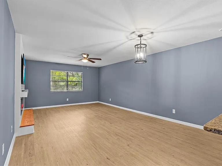 4045 Arrowwood Ct — Photo 5