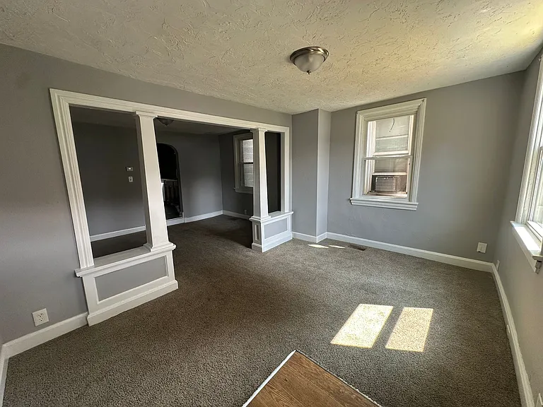 21 Girard Ave — Photo 2
