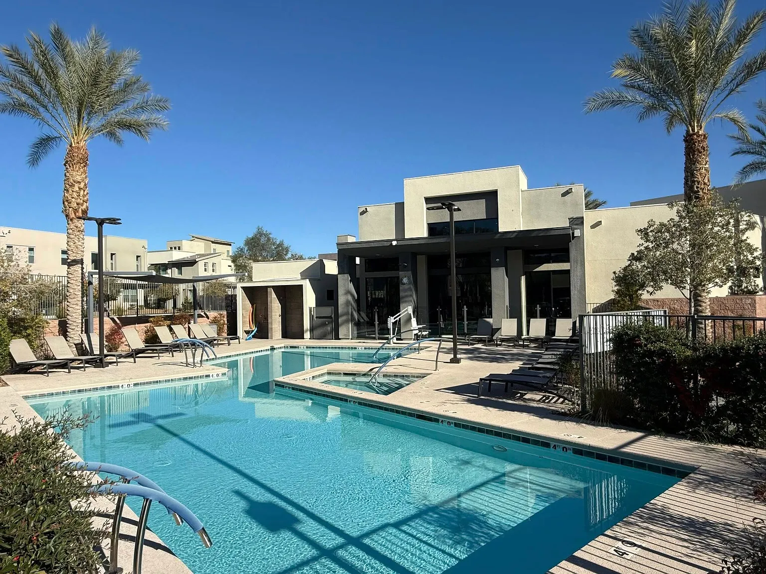 1 bed, 813 sqft, $2,300 — Photo 4