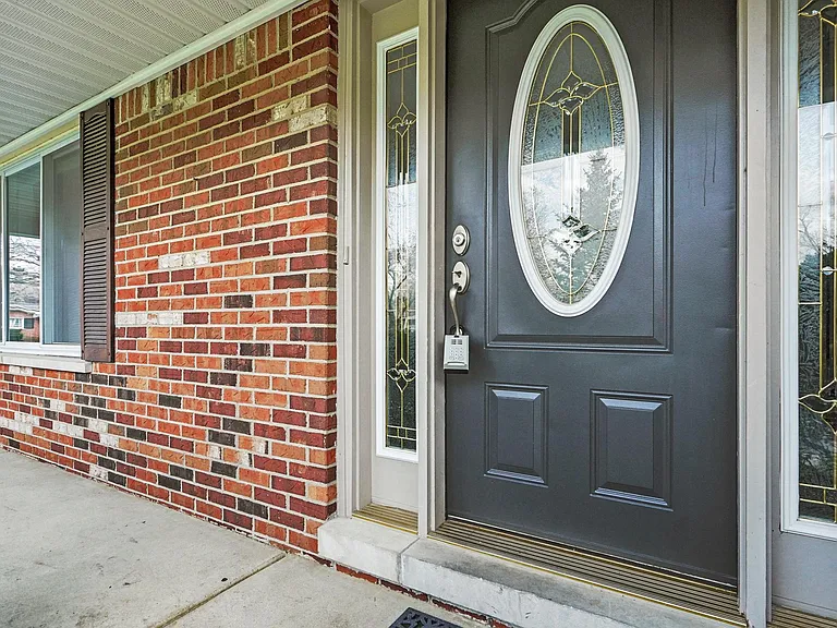 45011 Byrne Dr — Photo 2