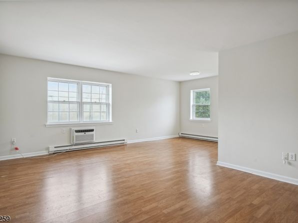 206 Main St APT 13