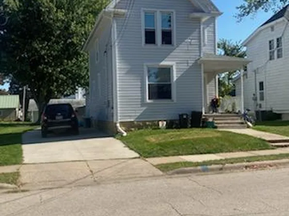 465 N Court St, Platteville, WI 53818