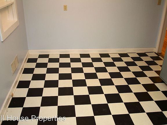 4th image of 1218 Roosevelt Dr