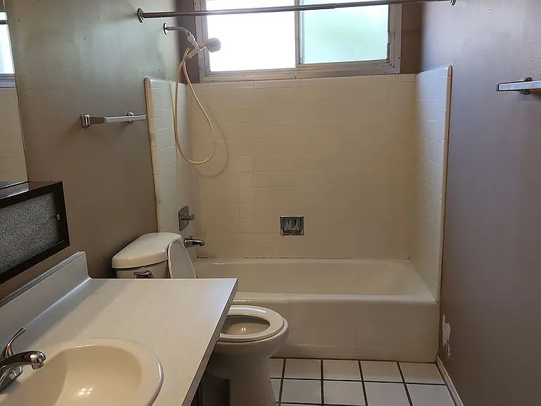 4330 W Royal Palm Rd — Photo 15
