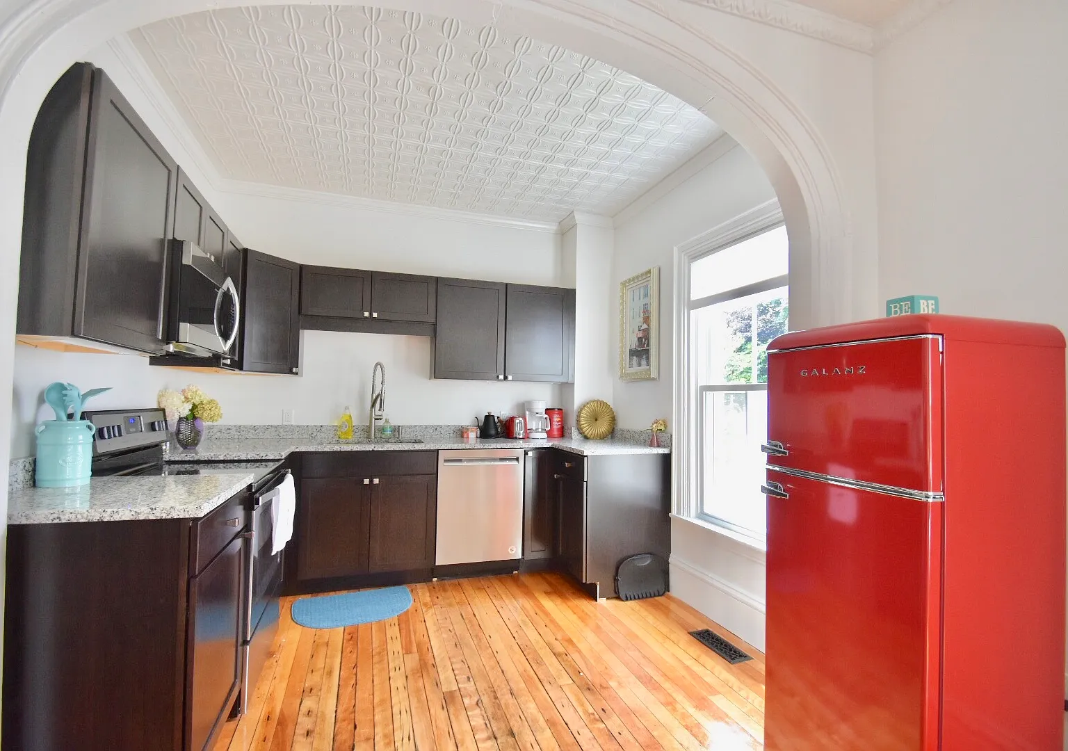 3 bed, 1250 sqft, $3,000 — Photo 4