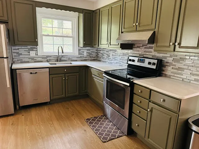 4 bed, 2067 sqft, $2,100 — Photo 3