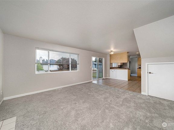 4th image of 9205 62nd Ave E