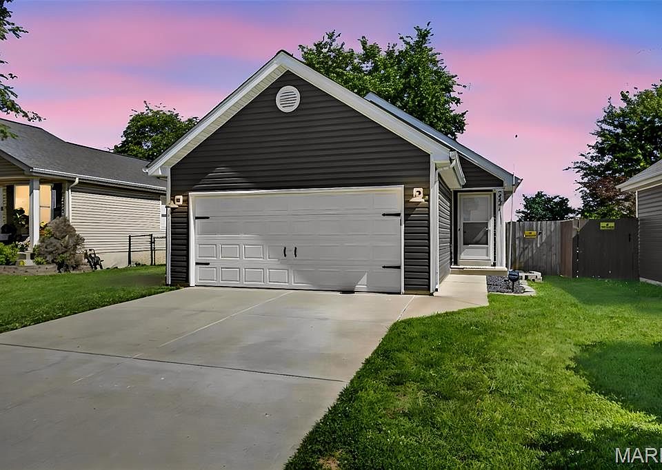1st image of 232 Autumn Oaks Dr