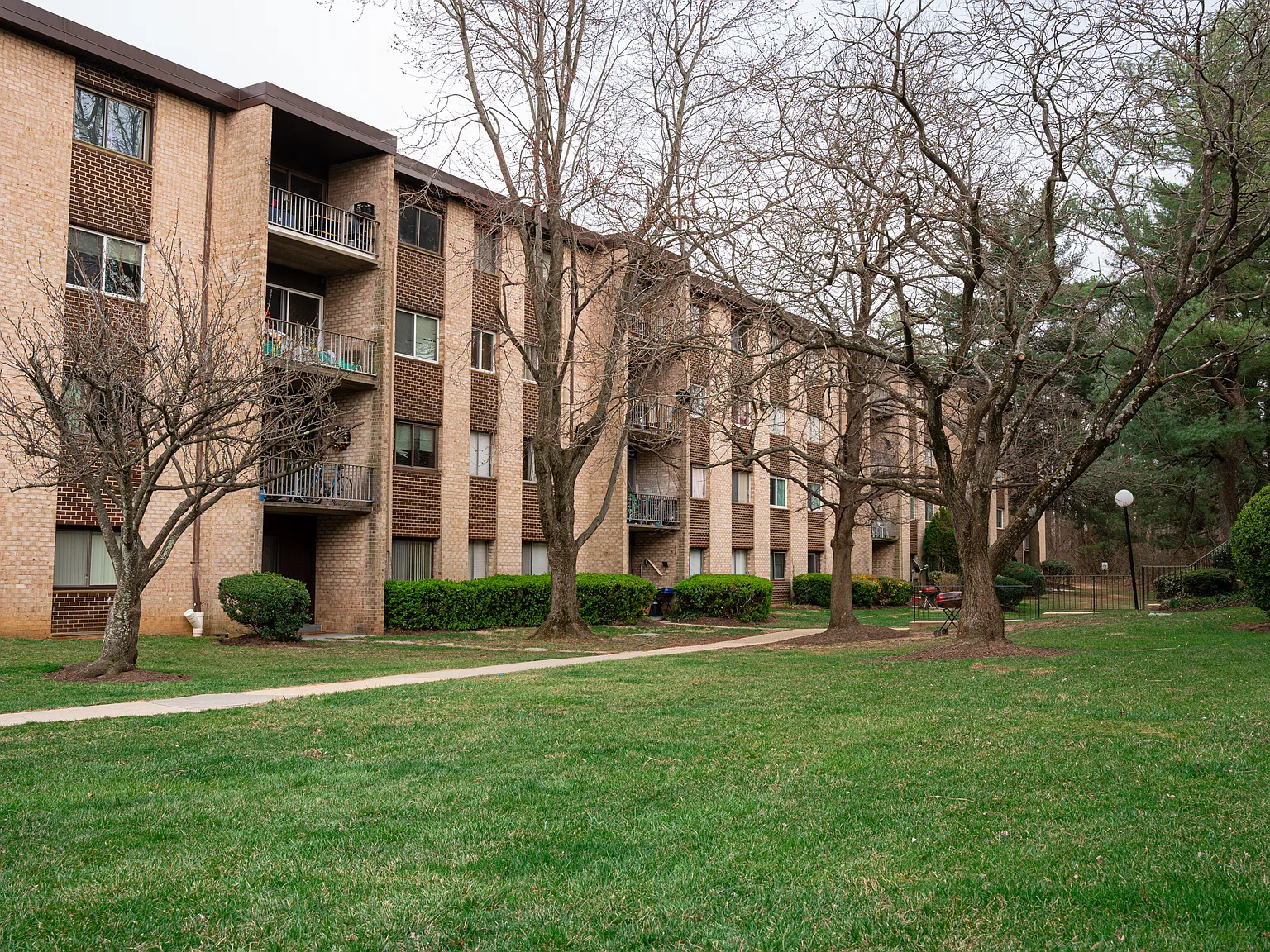 2 bed, 841 sqft, $1,900 — Photo 3