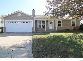 107 Stonecrest Ln, Saint Peters, MO 63304