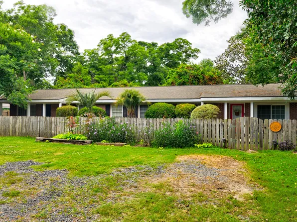 1521 Brookbank Ave, Charleston, SC 29412