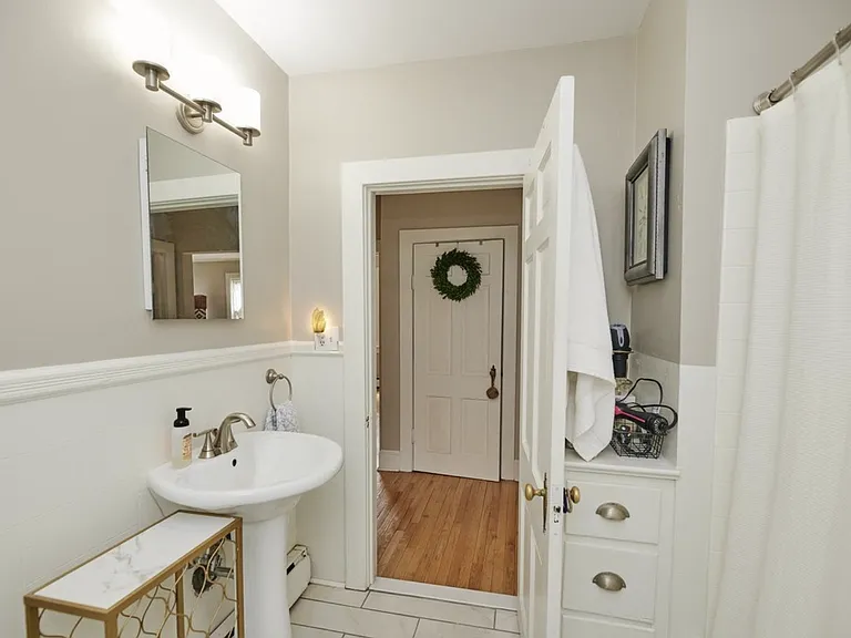 1209 Stafford Ave — Photo 14