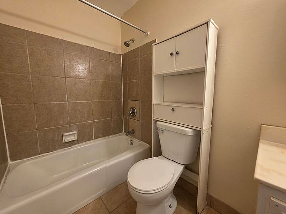 4th image of 2069 N Cambridge Ave APT 214