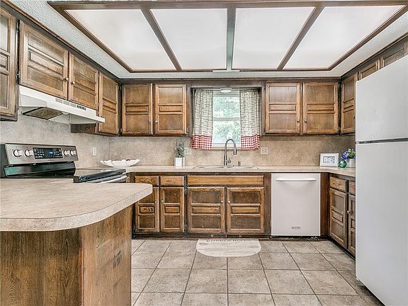 5th image of 10209 Glascow Dr