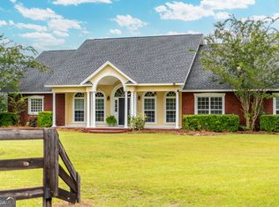 563 Bennett Rd, Waycross, GA 31503