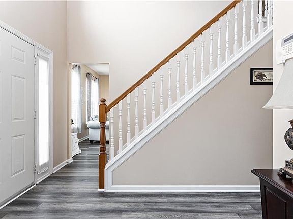 5th image of 10200 Watkins Ct