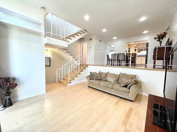 2nd image of 5353 Corteen Pl