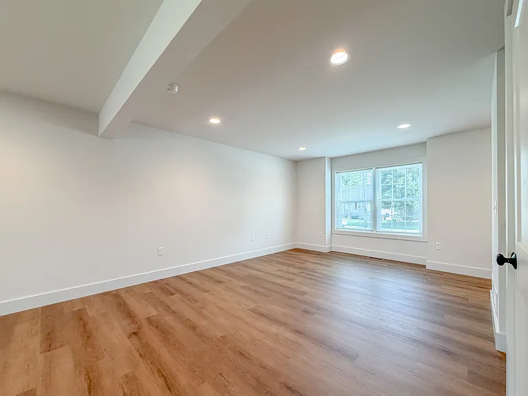 271 Locust St — Photo 7