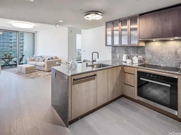 1000 Auahi St Unit 1307, Honolulu, HI 96813