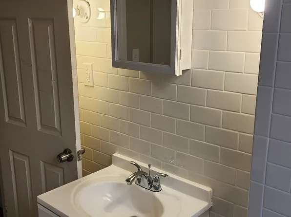 112 E Buena Vista St, Highland Park, MI 48203