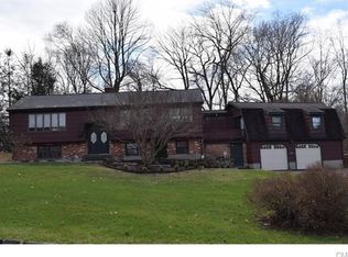 118 Dickinson Dr, Shelton, CT 06484