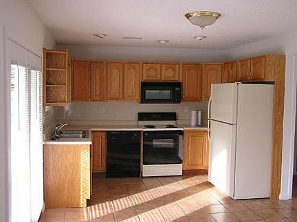 5th image of 904 Finney Dr