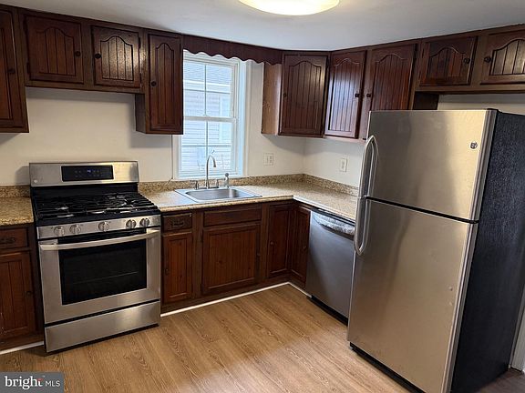 5th image of 8235 Glen Ct