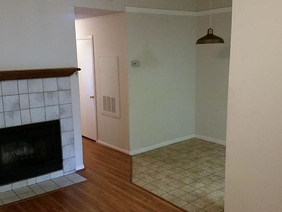 4th image of 203 E 31st St APT 309