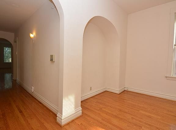4th image of 3748 N Lakewood Ave