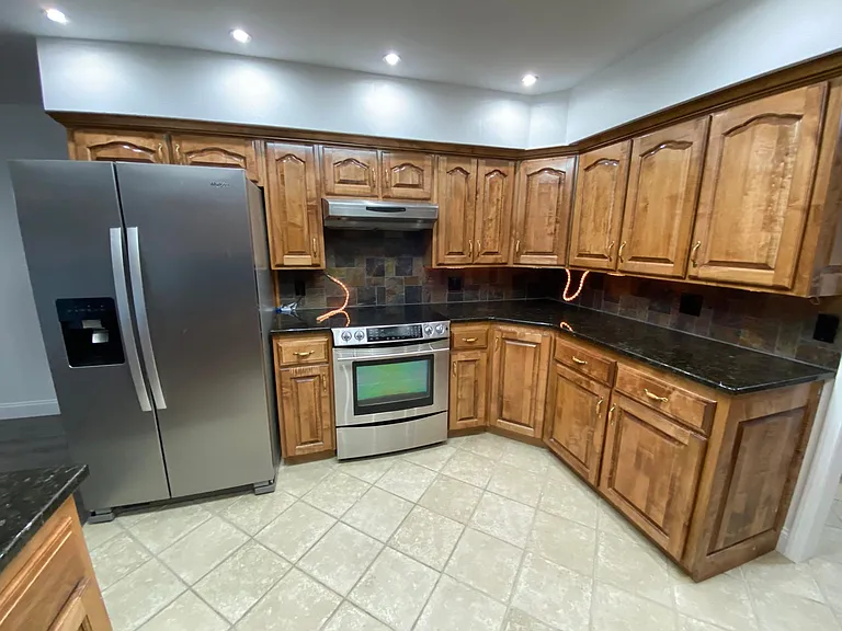 1329 E Snider St — Photo 12