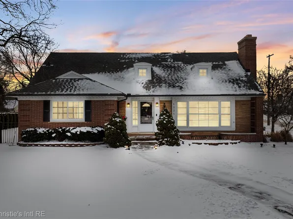 1331 Fairholme Rd, Grosse Pointe Woods, MI 48236